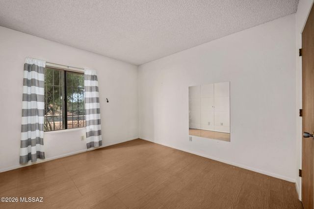2000 N Heatherbrae Circle, Tucson, AZ 85715