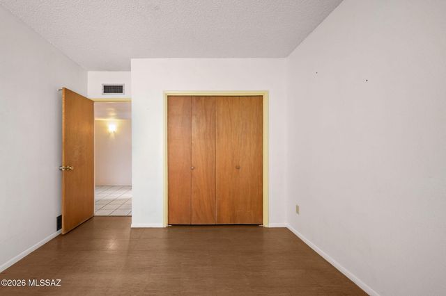 2000 N Heatherbrae Circle, Tucson, AZ 85715
