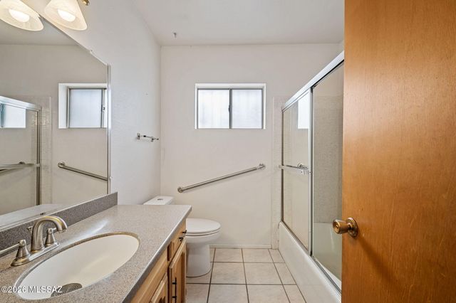 2000 N Heatherbrae Circle, Tucson, AZ 85715