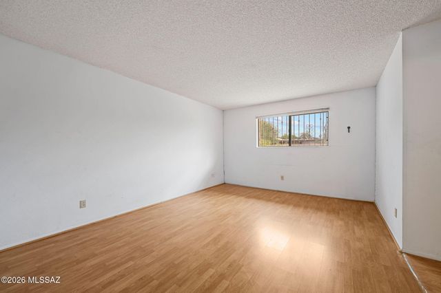 2000 N Heatherbrae Circle, Tucson, AZ 85715