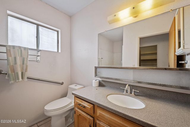 2000 N Heatherbrae Circle, Tucson, AZ 85715