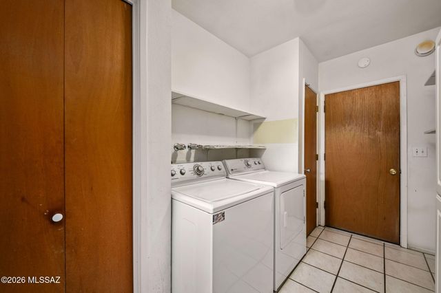 2000 N Heatherbrae Circle, Tucson, AZ 85715