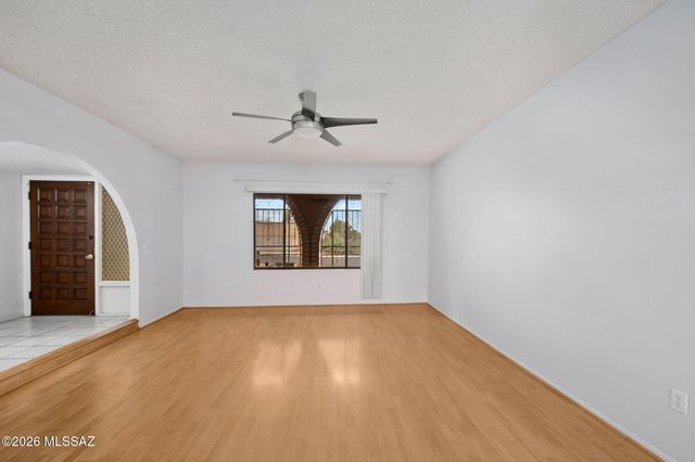 2000 N Heatherbrae Circle, Tucson, AZ 85715