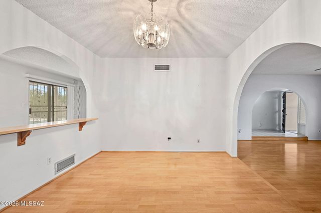 2000 N Heatherbrae Circle, Tucson, AZ 85715
