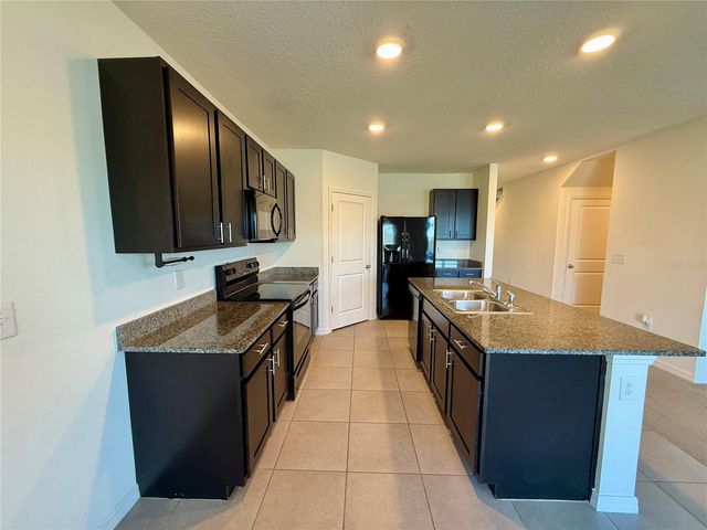 31000 SUMMER SUN LOOP, Wesley Chapel, FL 33545