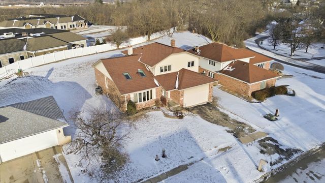 51 Evergreen Drive, Lemont, IL 60439