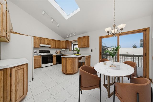 51 Evergreen Drive, Lemont, IL 60439