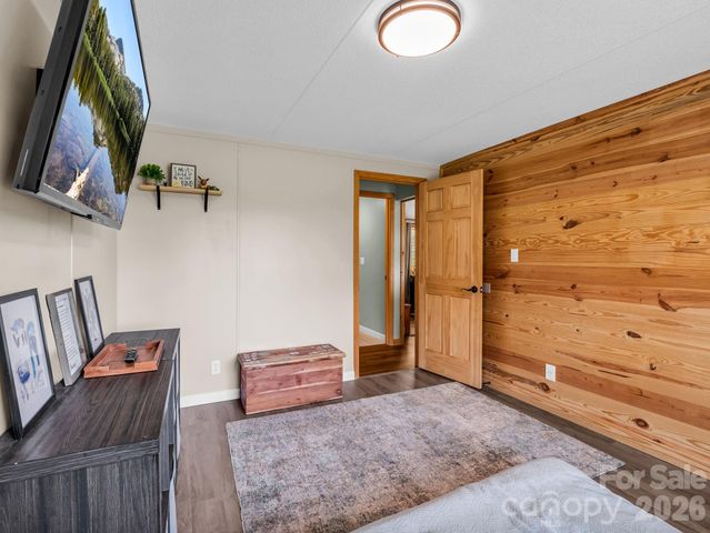 210 Banner Farm Road, Mills River, NC 28759