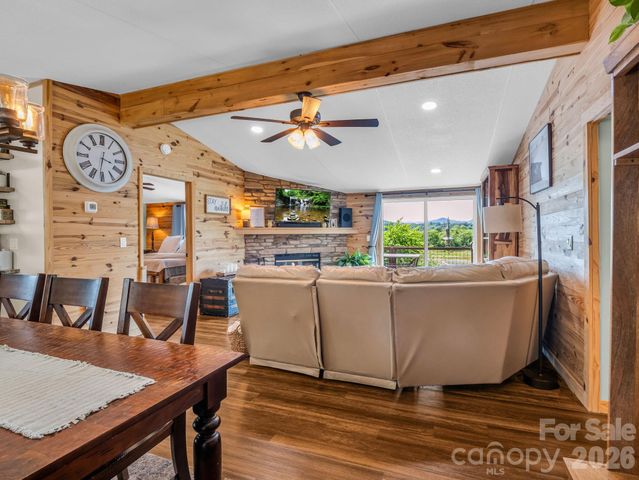 210 Banner Farm Road, Mills River, NC 28759