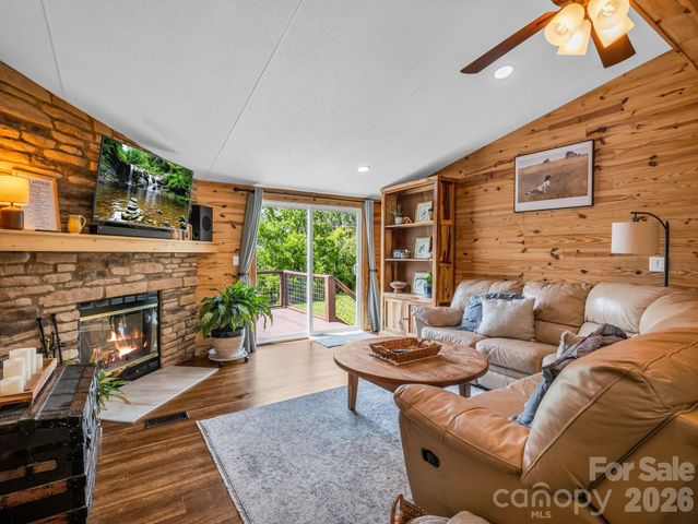 210 Banner Farm Road, Mills River, NC 28759