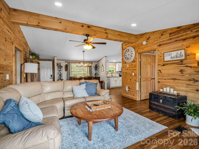 210 Banner Farm Road, Mills River, NC 28759