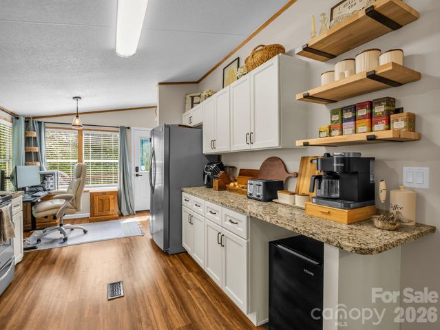 210 Banner Farm Road, Mills River, NC 28759