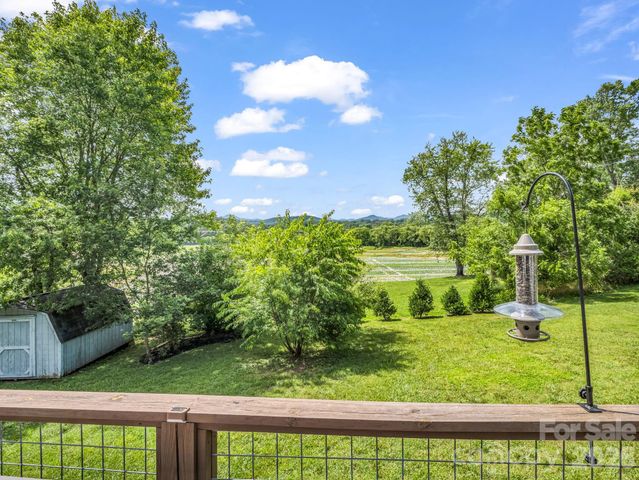 210 Banner Farm Road, Mills River, NC 28759