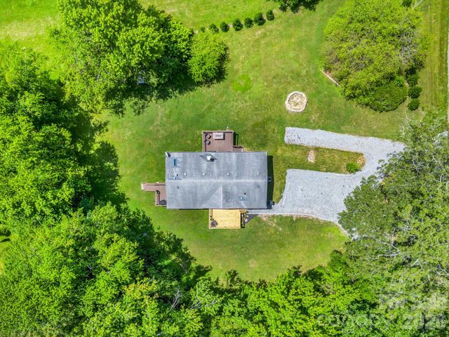 210 Banner Farm Road, Mills River, NC 28759