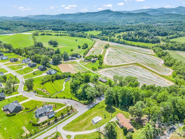 210 Banner Farm Road, Mills River, NC 28759