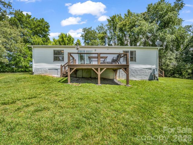 210 Banner Farm Road, Mills River, NC 28759