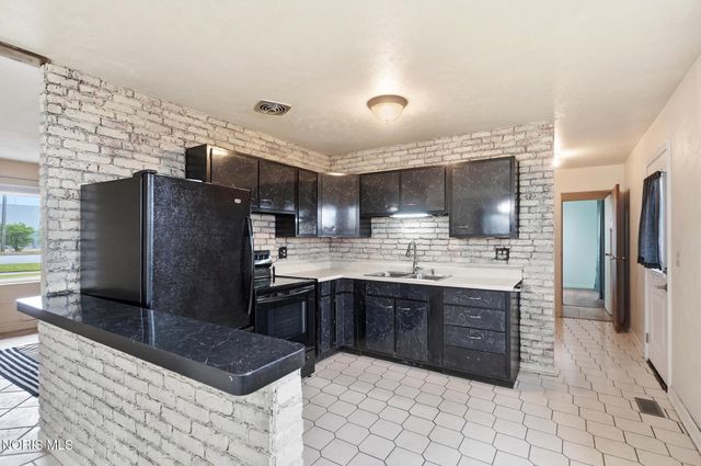 5661 Jackman Road, Toledo, OH 43613