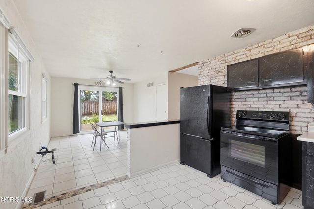 5661 Jackman Road, Toledo, OH 43613