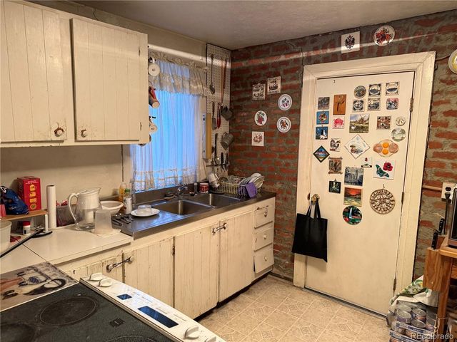 449 N Corona Street, Denver, CO 80218