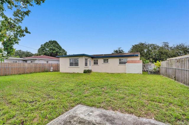210 N 72nd Ave, Hollywood, FL 33024