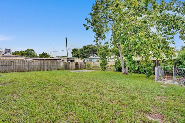 210 N 72nd Ave, Hollywood, FL 33024