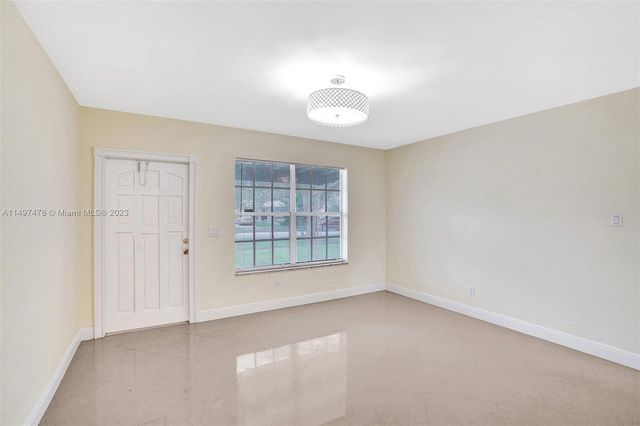 210 N 72nd Ave, Hollywood, FL 33024