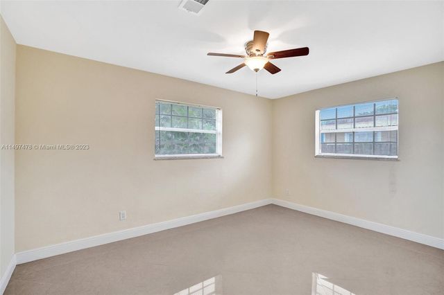 210 N 72nd Ave, Hollywood, FL 33024