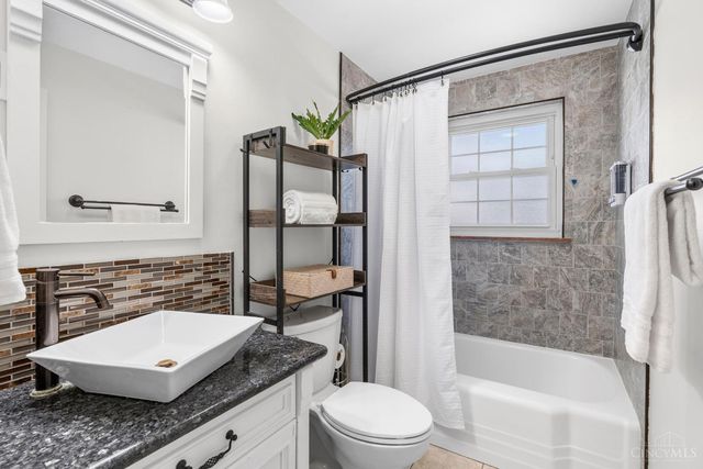 9489 West Avenue, Blue Ash, OH 45242