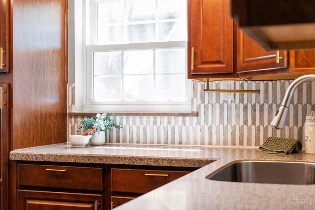 9489 West Avenue, Blue Ash, OH 45242