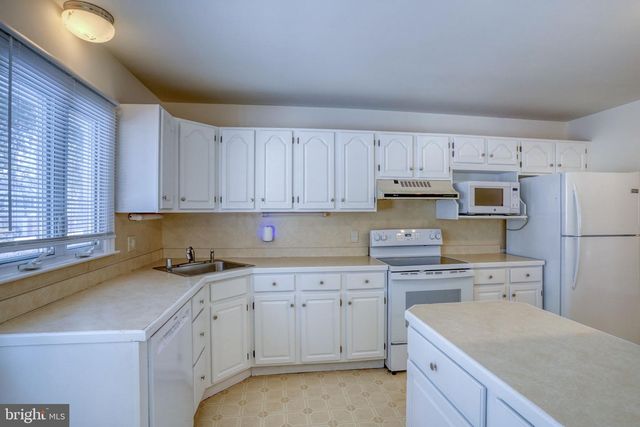 1199 CHARLES DR, Dover, DE 19904