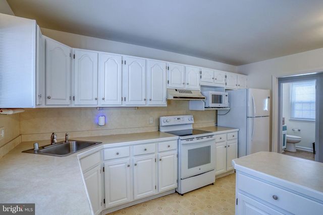 1199 CHARLES DR, Dover, DE 19904