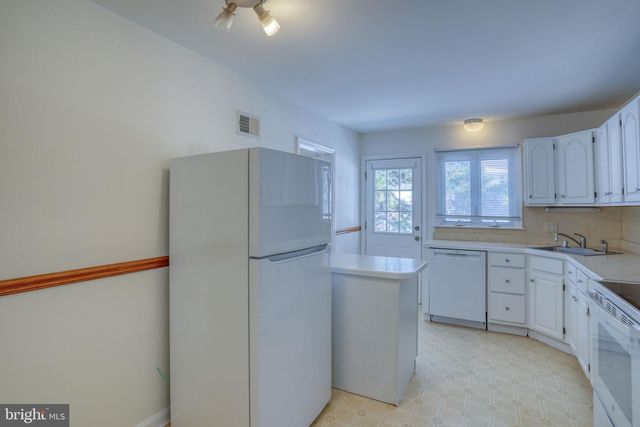 1199 CHARLES DR, Dover, DE 19904