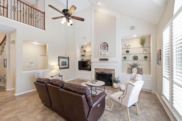 67 Driftoak Circle, The Woodlands, TX 77381