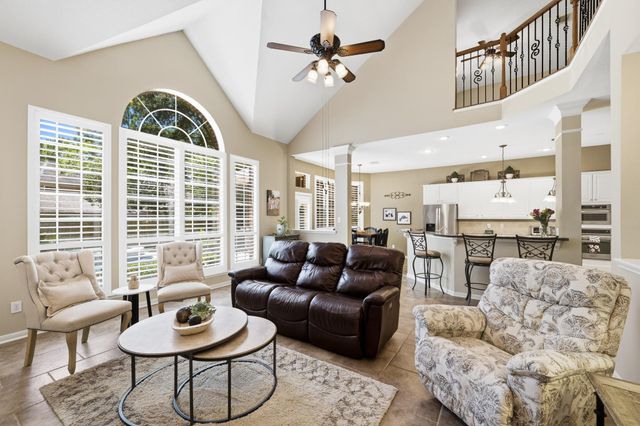 67 Driftoak Circle, The Woodlands, TX 77381