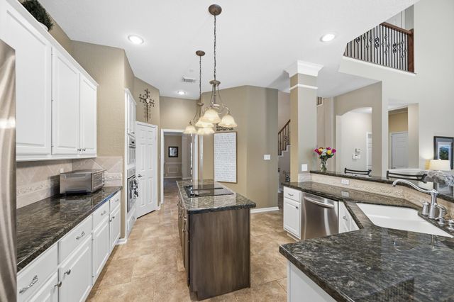 67 Driftoak Circle, The Woodlands, TX 77381