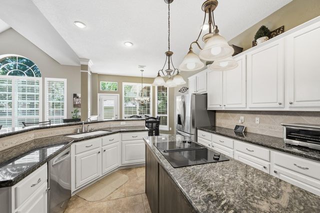 67 Driftoak Circle, The Woodlands, TX 77381