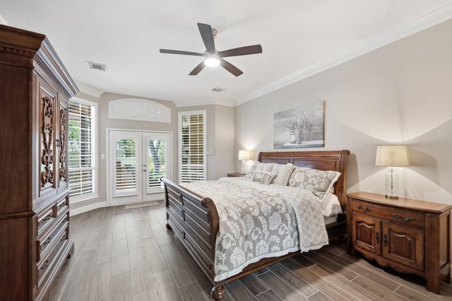 67 Driftoak Circle, The Woodlands, TX 77381