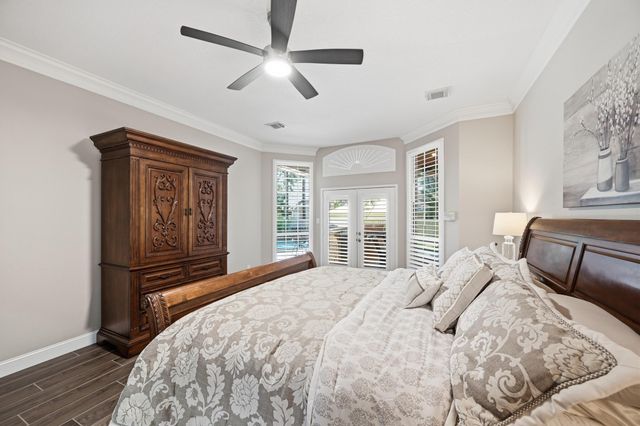 67 Driftoak Circle, The Woodlands, TX 77381
