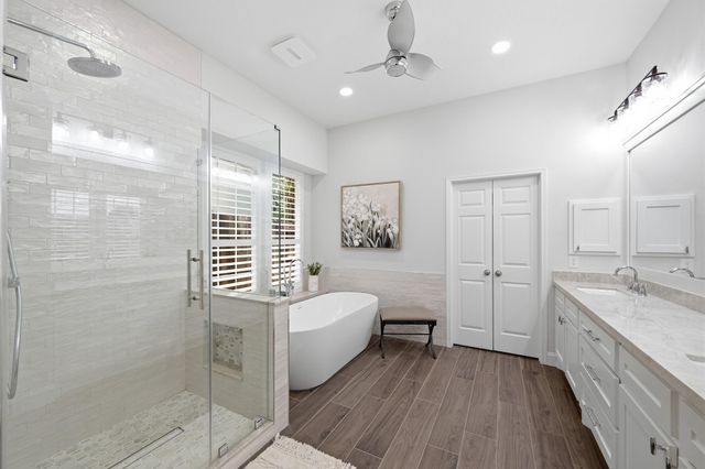 67 Driftoak Circle, The Woodlands, TX 77381