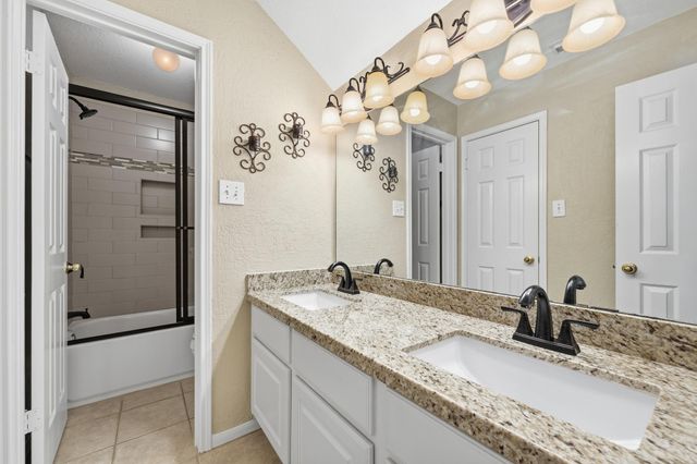 67 Driftoak Circle, The Woodlands, TX 77381