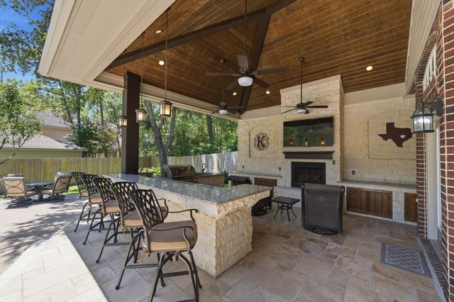 67 Driftoak Circle, The Woodlands, TX 77381