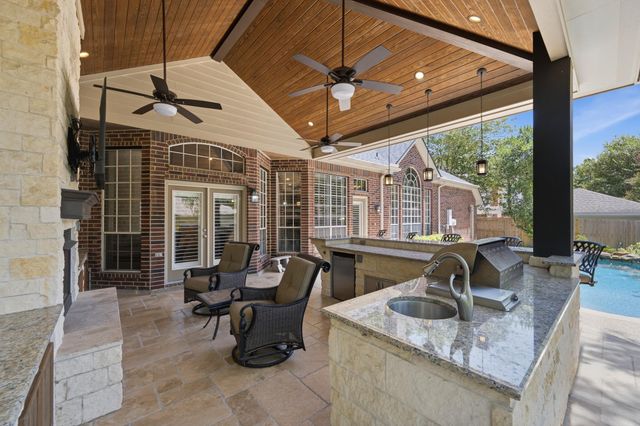 67 Driftoak Circle, The Woodlands, TX 77381