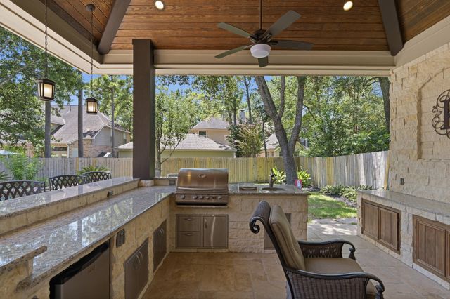 67 Driftoak Circle, The Woodlands, TX 77381