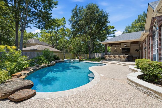 67 Driftoak Circle, The Woodlands, TX 77381