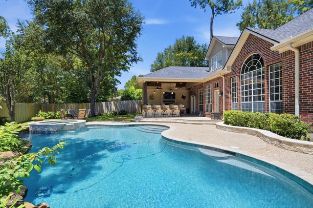 67 Driftoak Circle, The Woodlands, TX 77381