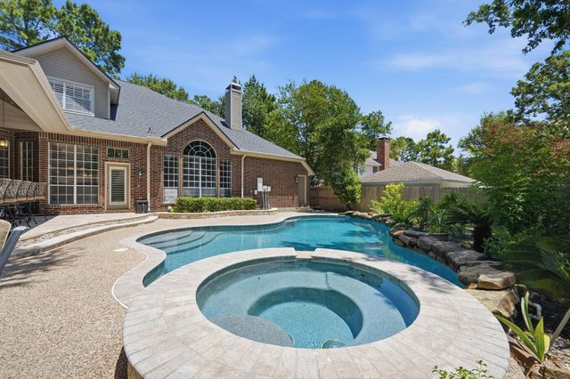 67 Driftoak Circle, The Woodlands, TX 77381