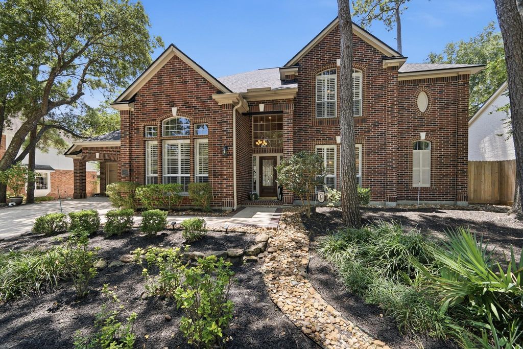 67 Driftoak Circle, The Woodlands, TX 77381