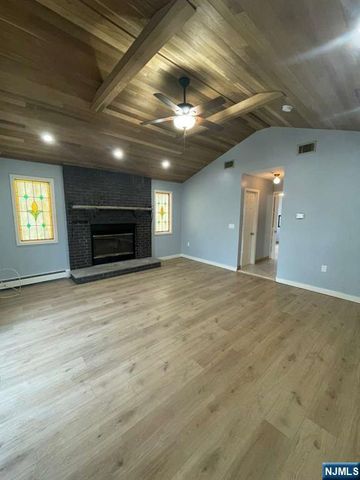 533 Kingsland Avenue, Lyndhurst, NJ 07071