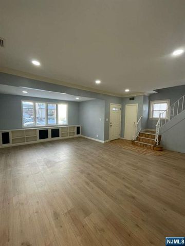 533 Kingsland Avenue, Lyndhurst, NJ 07071