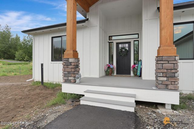 11739 E Apple Circle, Palmer, AK 99645